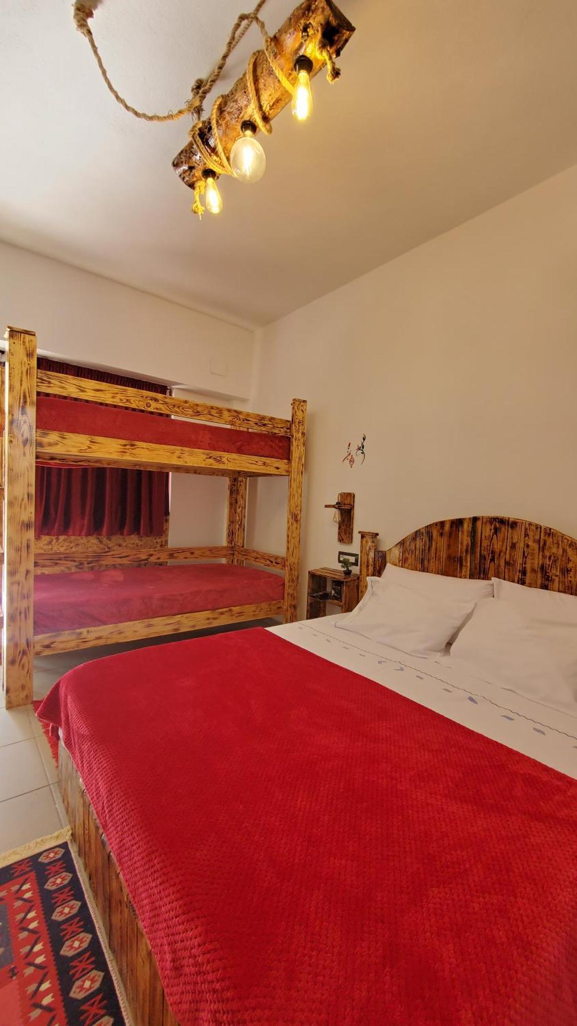 Gjirokastër Clockwise Guestrooms חדר תמונה